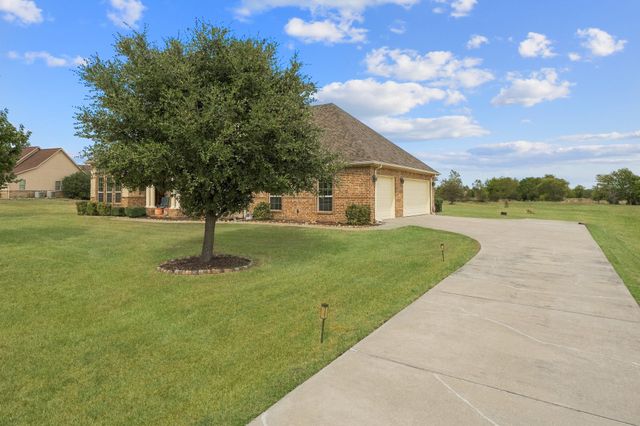 1066 Canyon Lake Road, Wills Point, TX 75169
