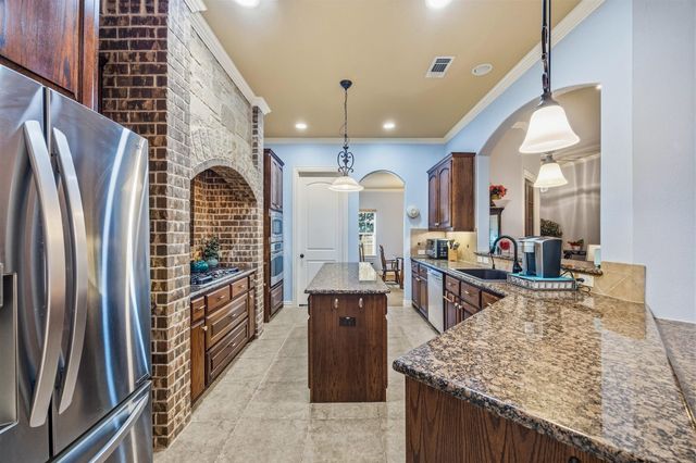 1066 Canyon Lake Road, Wills Point, TX 75169