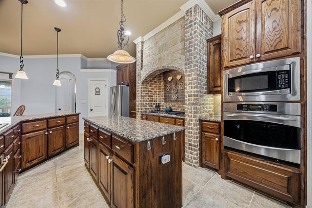 1066 Canyon Lake Road, Wills Point, TX 75169