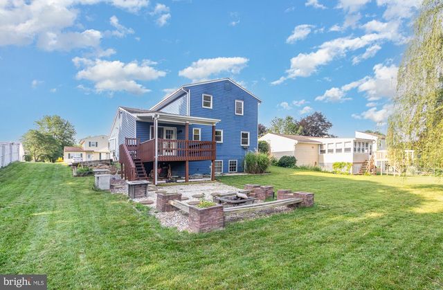 1122 FLORIBUNDA LN, Mechanicsburg, PA 17055