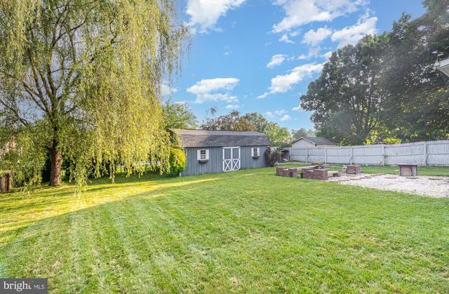 1122 FLORIBUNDA LN, Mechanicsburg, PA 17055