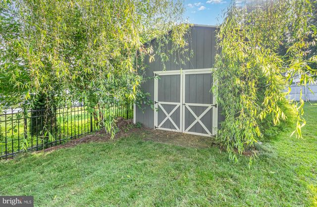 1122 FLORIBUNDA LN, Mechanicsburg, PA 17055