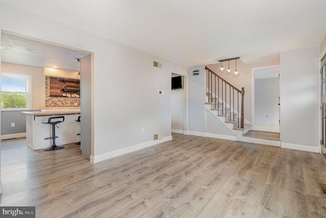 1122 FLORIBUNDA LN, Mechanicsburg, PA 17055