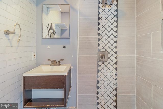 1122 FLORIBUNDA LN, Mechanicsburg, PA 17055