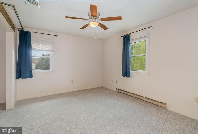 1122 FLORIBUNDA LN, Mechanicsburg, PA 17055
