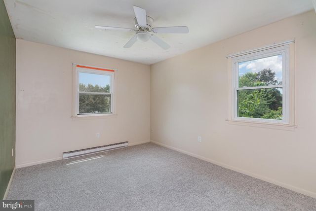 1122 FLORIBUNDA LN, Mechanicsburg, PA 17055