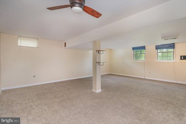 1122 FLORIBUNDA LN, Mechanicsburg, PA 17055