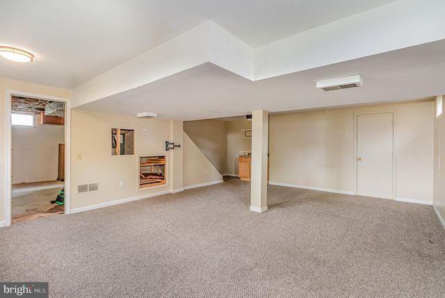 1122 FLORIBUNDA LN, Mechanicsburg, PA 17055