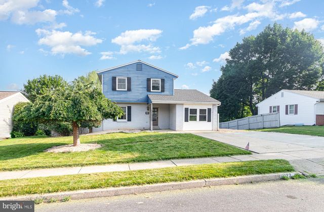 1122 FLORIBUNDA LN, Mechanicsburg, PA 17055