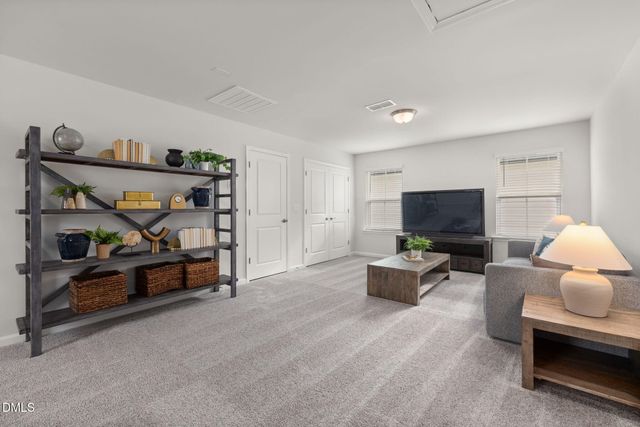 725 Branthurst Way, Fuquay Varina, NC 27526