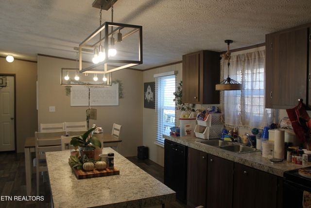 133 Peach Lane, Wartburg, TN 37887