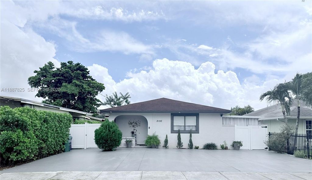 2150 NW 43rd Street, Miami, FL 33142