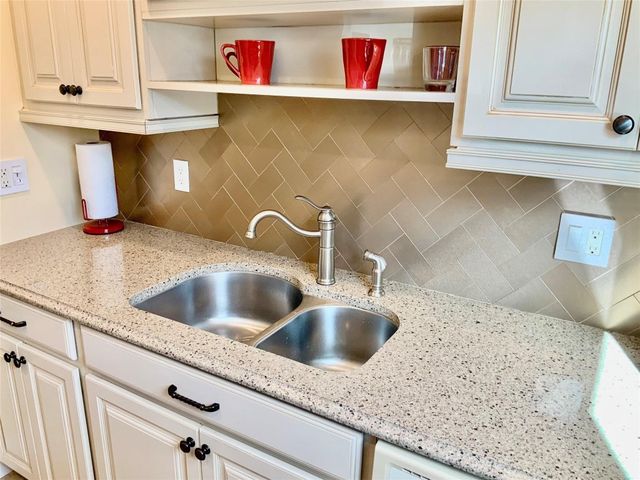 700 Bayshore Drive 13, Fort Lauderdale, FL 33304