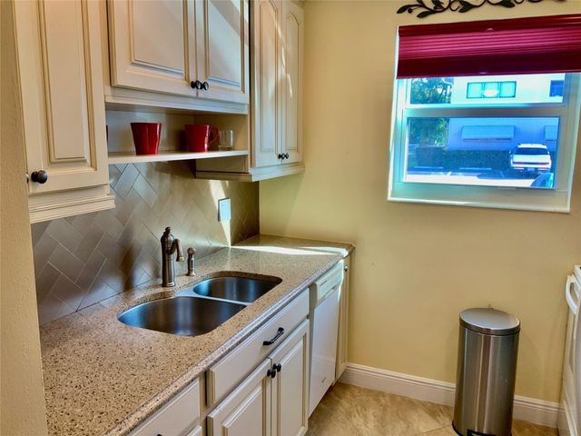 700 Bayshore Drive 13, Fort Lauderdale, FL 33304