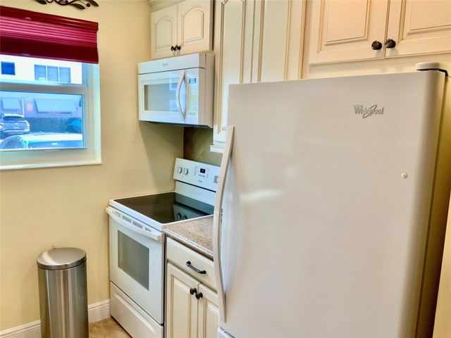 700 Bayshore Drive 13, Fort Lauderdale, FL 33304