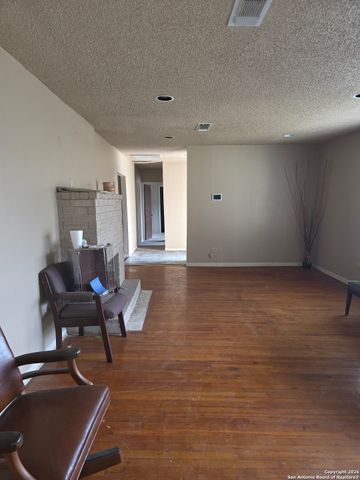 914 Vance Jackson Rd, San Antonio, TX 78201