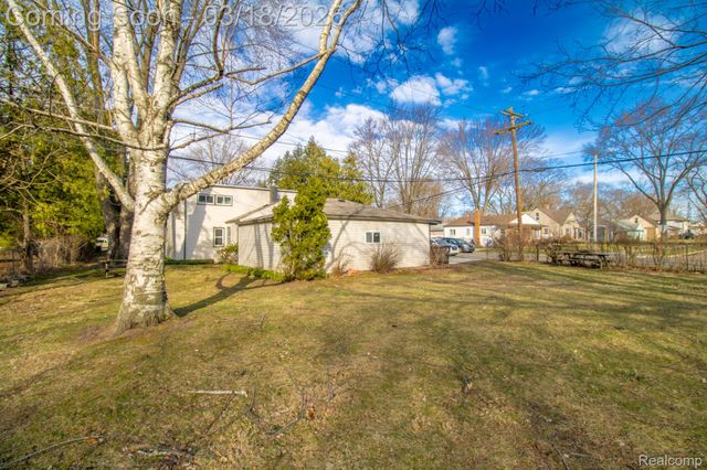 14888 Sunbury Street, Livonia, MI 48154