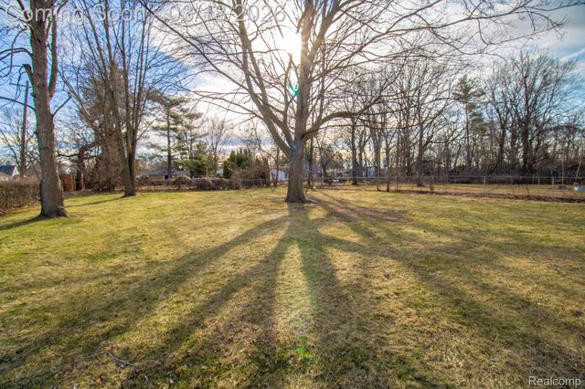 14888 Sunbury Street, Livonia, MI 48154