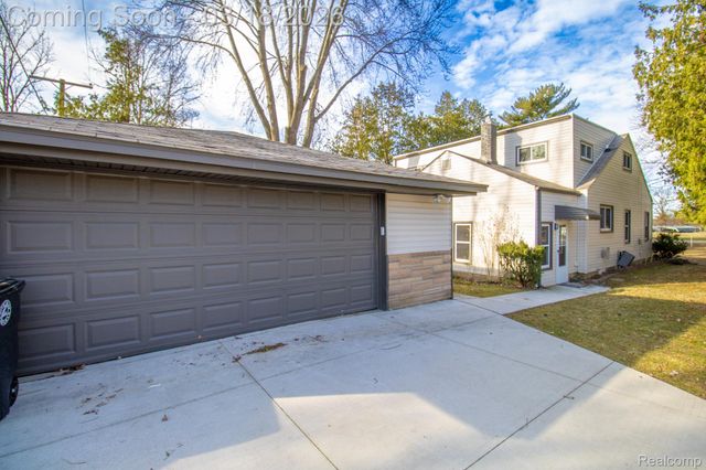 14888 Sunbury Street, Livonia, MI 48154