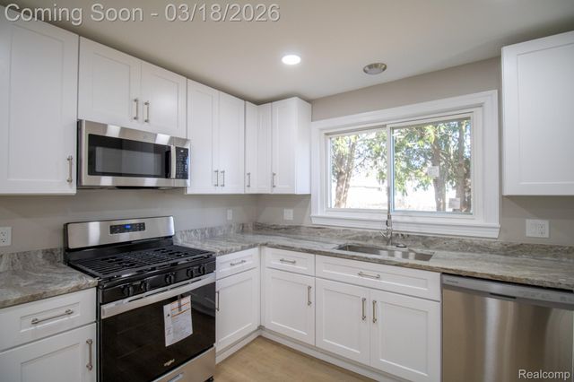 14888 Sunbury Street, Livonia, MI 48154