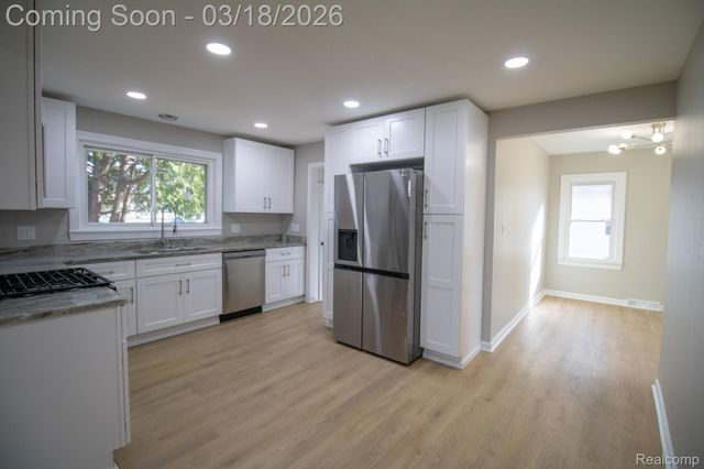 14888 Sunbury Street, Livonia, MI 48154