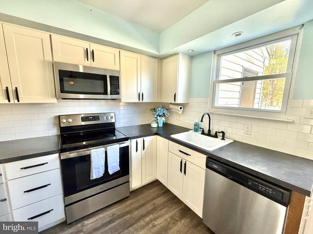 22 BERKS CT, Quakertown, PA 18951