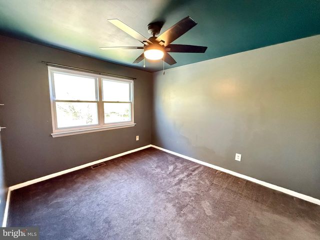 22 BERKS CT, Quakertown, PA 18951