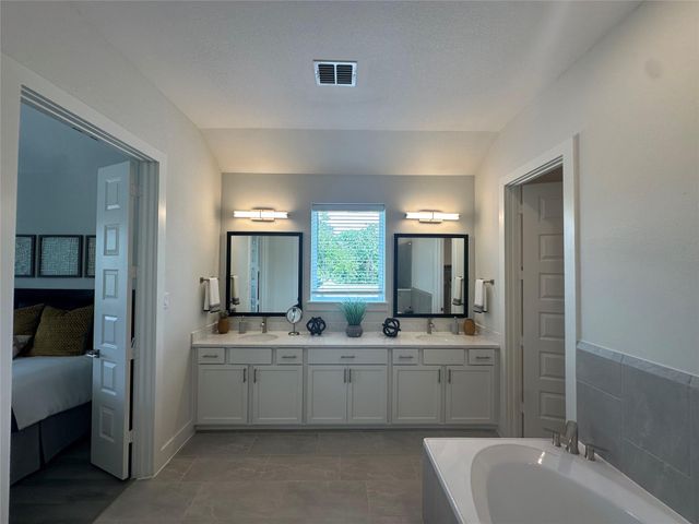 906A W 21st Street, Houston, TX 77018