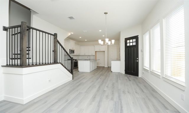 906A W 21st Street, Houston, TX 77018