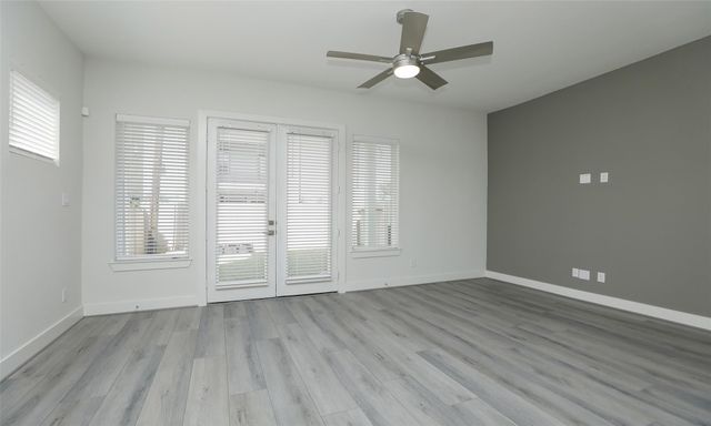 906A W 21st Street, Houston, TX 77018