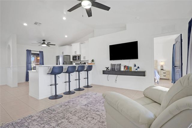 1110 NE 6th PL, Cape Coral, FL 33909