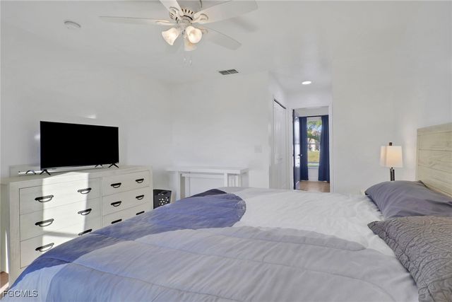 1110 NE 6th PL, Cape Coral, FL 33909