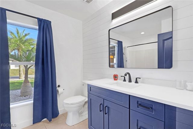 1110 NE 6th PL, Cape Coral, FL 33909