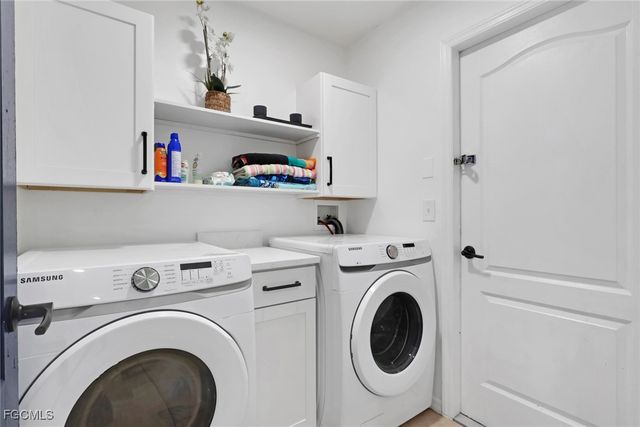 1110 NE 6th PL, Cape Coral, FL 33909