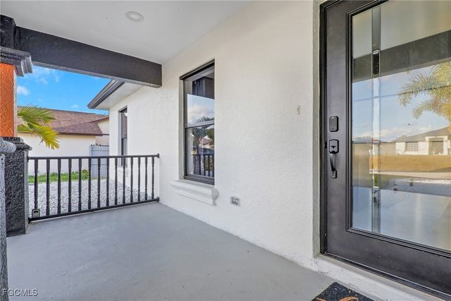 1110 NE 6th PL, Cape Coral, FL 33909