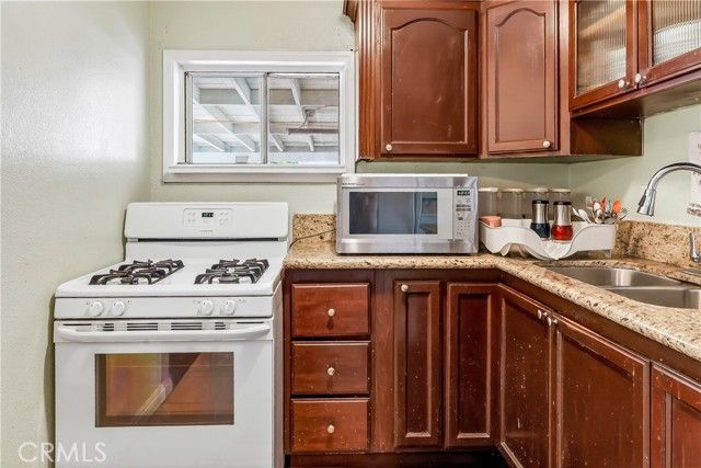 835 E Nocta, Ontario, CA 91764