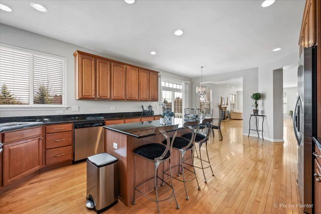 305 Colonial Drive, Vernon Hills, IL 60061