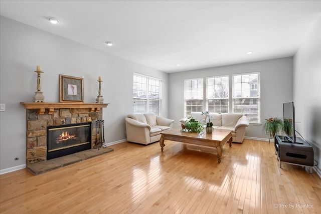 305 Colonial Drive, Vernon Hills, IL 60061