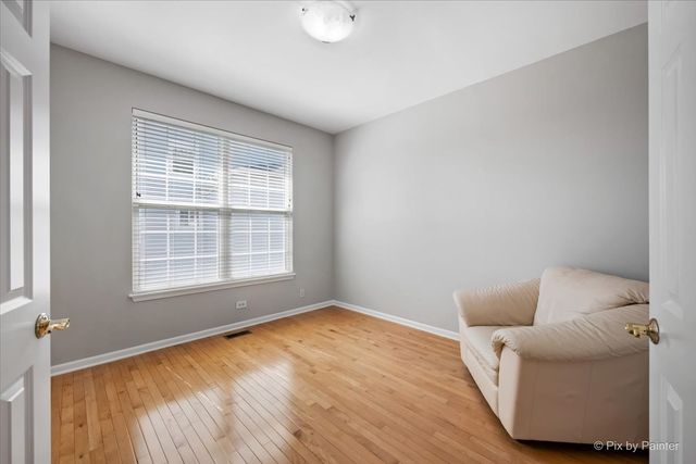 305 Colonial Drive, Vernon Hills, IL 60061