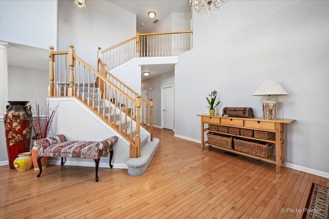 305 Colonial Drive, Vernon Hills, IL 60061