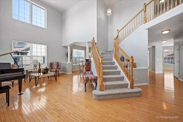 305 Colonial Drive, Vernon Hills, IL 60061