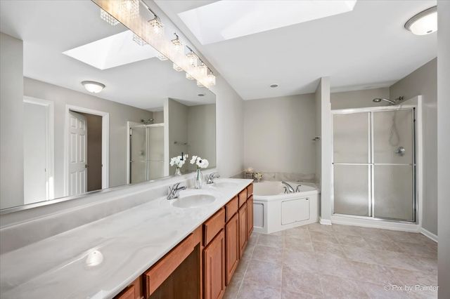 305 Colonial Drive, Vernon Hills, IL 60061