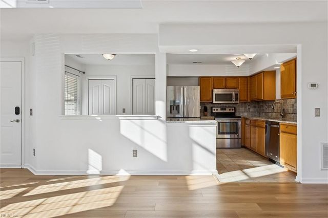 109 Buttonwood LN, Yorktown, VA 23693