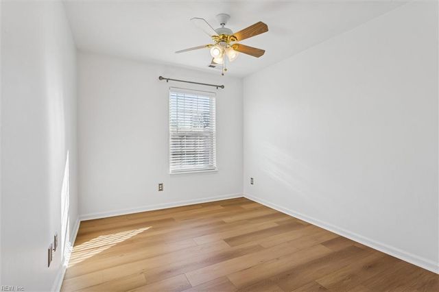 109 Buttonwood LN, Yorktown, VA 23693