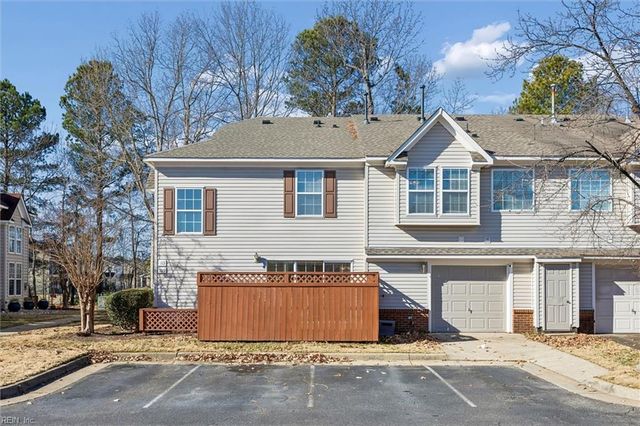 109 Buttonwood LN, Yorktown, VA 23693