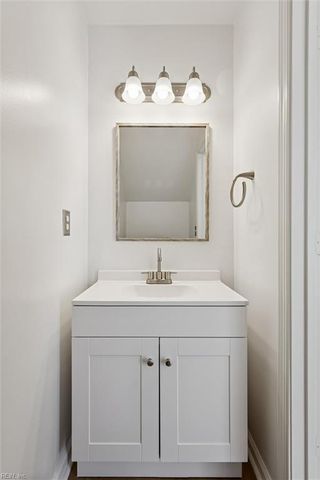 109 Buttonwood LN, Yorktown, VA 23693