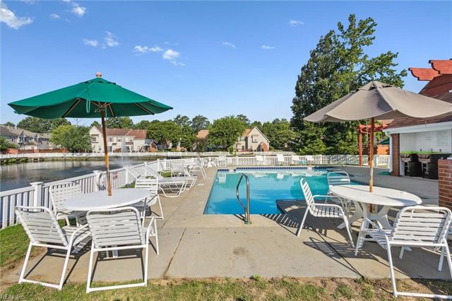 109 Buttonwood LN, Yorktown, VA 23693