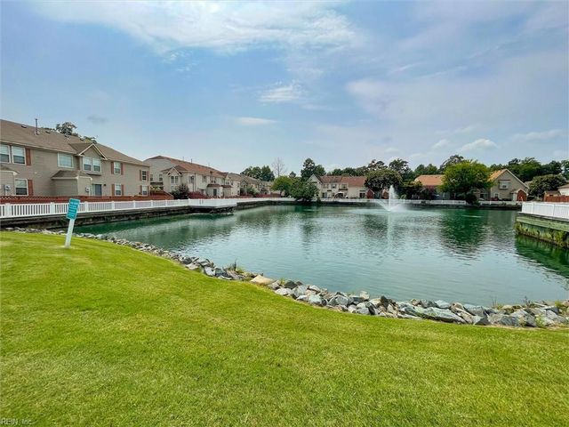 109 Buttonwood LN, Yorktown, VA 23693