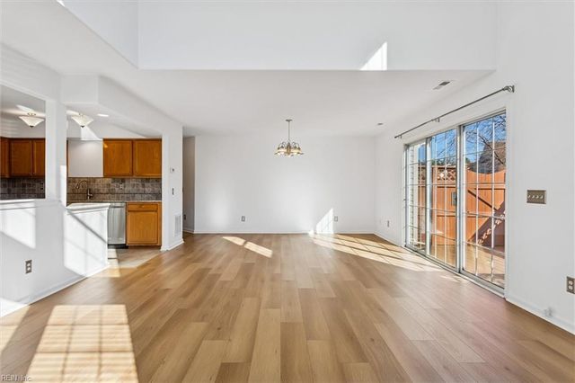 109 Buttonwood LN, Yorktown, VA 23693