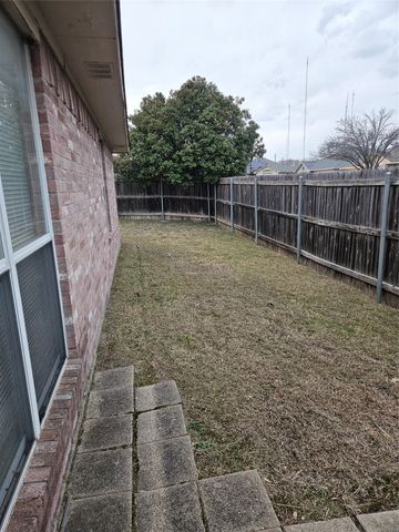 701 Sunflower Lane, Cedar Hill, TX 75104